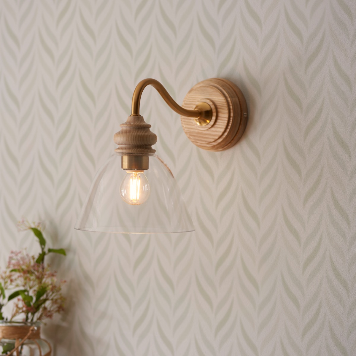 Endon 113371 Cotswold Wall Light In Natural Ash And Aged Brass With Clear Glass Shade