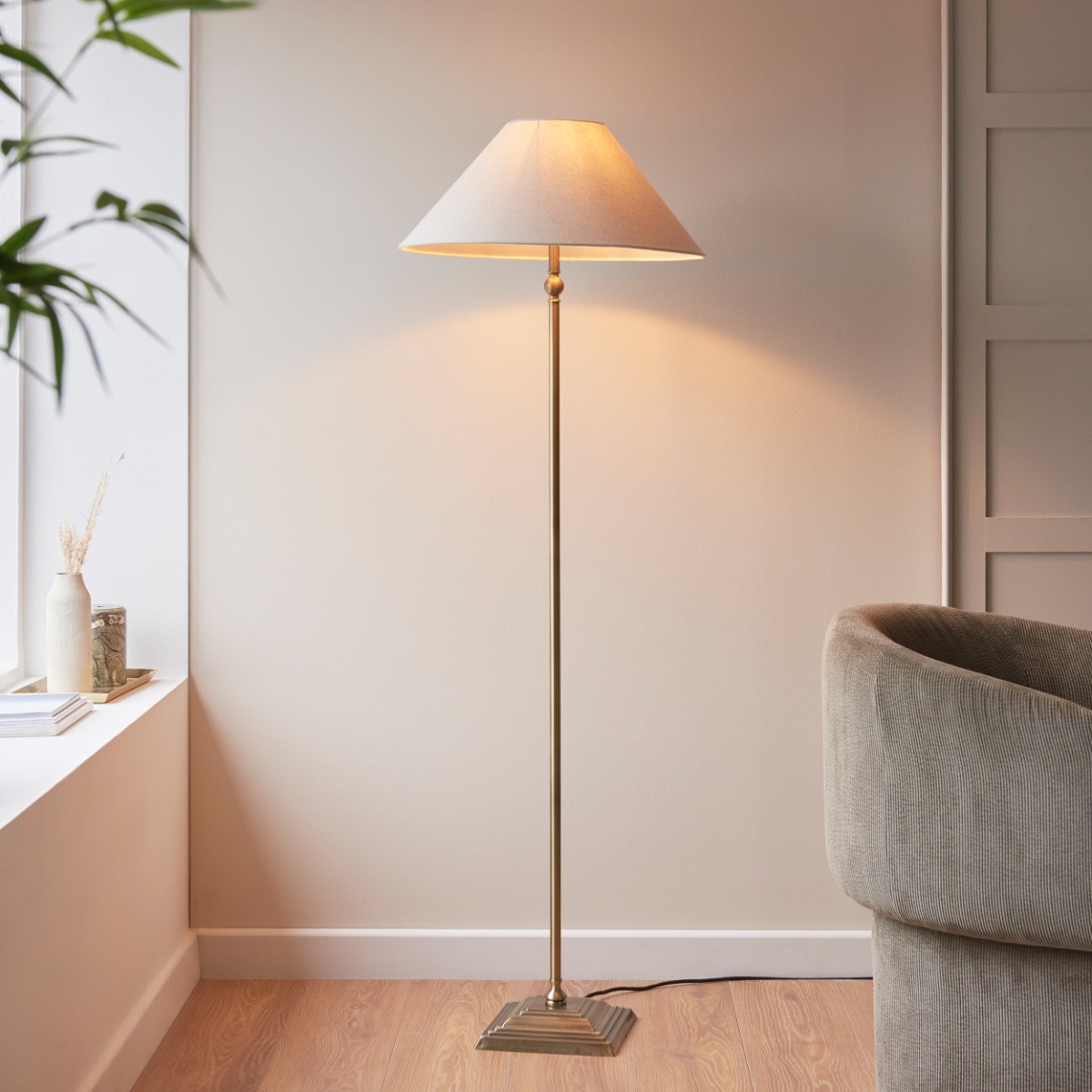 Endon 117831 Lille Floor Lamp In Antique Brass Finish With Natural Linen Shade